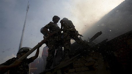 El viceprimer ministro malasio acusa a diez nudistas europeos de provocar un sismo