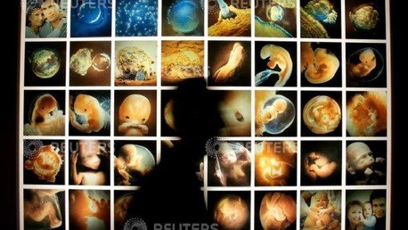 Nace un bebé de una madre cuyo ovario se congeló antes de la pubertad