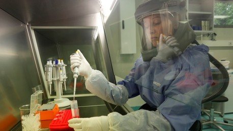 Científicas se burlan en Internet de los comentarios sexistas del nobel de medicina