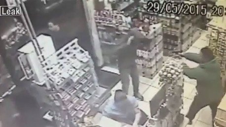 ‘El policía del año’: Agente fuera de servicio mata a un ladrón y detiene a otro enfrente de su hija