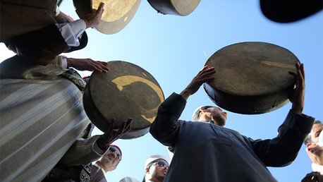 ¿Por qué Al Qaeda ha lanzado una 'cruzada' contra los tambores sufíes en Yemen?