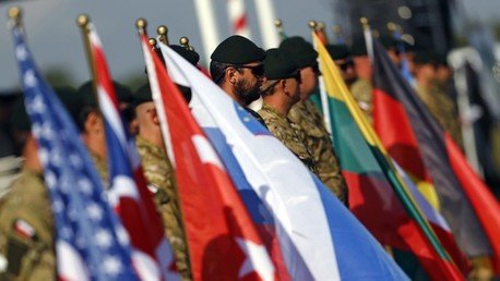 Columnista de 'The Guardian' a RT: "EE.UU. intenta crear un enemigo de la nada"