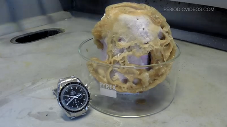 ¿Qué ocurre si se congela Coca-Cola en nitrógeno líquido?