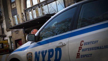 Video: Policías de EE.UU. son agredidos porque se les ve "como los malos de la película" 