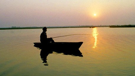 Rusia: Atrapan "un pez mutante" con la cabeza de reptil y escamas fosilizadas