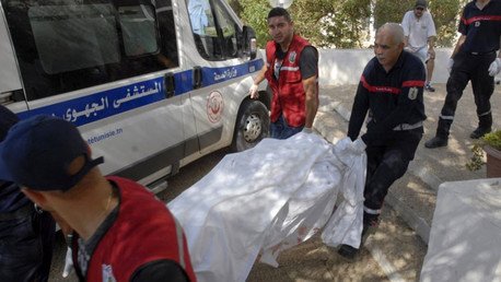 Terrorista a un joven tunecino: "Vete a casa, he venido a matar solo a turistas"