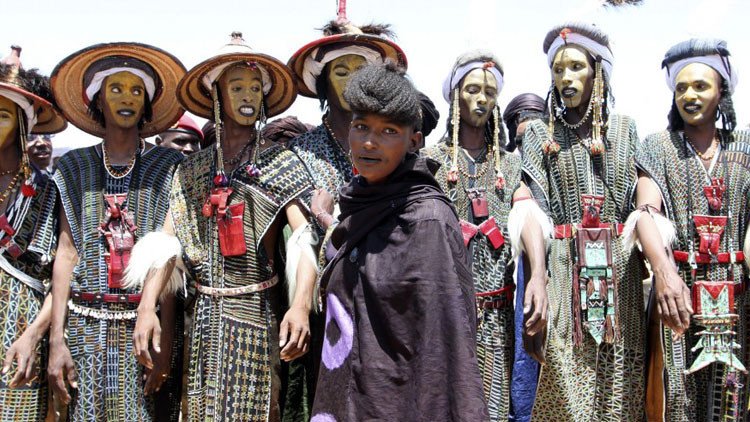 Conozca la tribu en la que las mujeres tienen el poder y todos los maridos que quieren