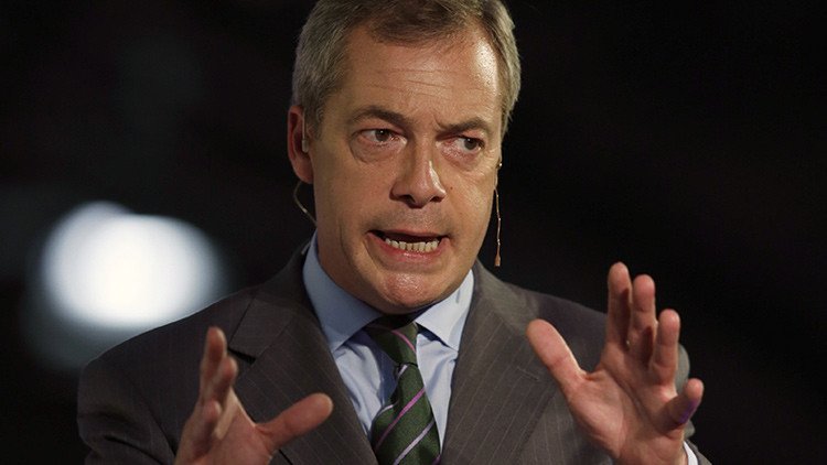 "¡Abandonen el euro, recuperen la democracia!": apasionado mensaje de un eurodiputado a Tsipras