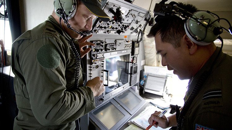 Malasia: Estamos "casi seguros" de que los restos hallados son del MH370 desaparecido 
