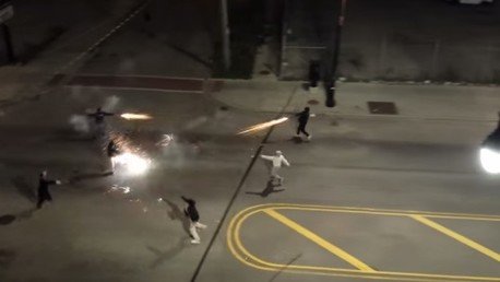 Épica ‘guerra de cohetes' en las calles de Chicago