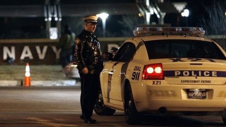 Video: Policías de EE.UU. dan puñetazos, patadas y descargas a un joven indefenso