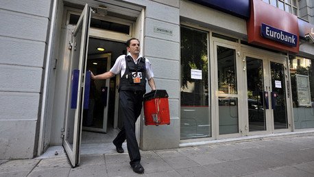 La fuga de capitales en Grecia alcanza los 100 millones de euros al día