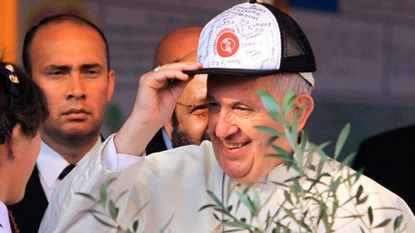 Francisco exhorta a los jóvenes a "hacer lío", pero también "arreglar el lío que hacen"