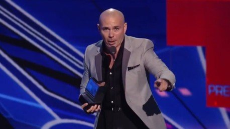 "¡Ten cuidado con el Chapo, papo!: Pitbull advierte a Trump y a otros precandidatos de EE.UU.