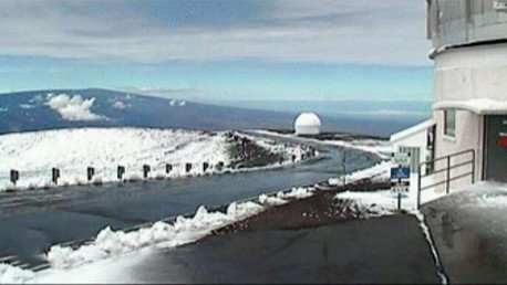 Pues no hace tanto calor en Hawái: Graban una nevada sobre un volcán en pleno verano