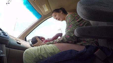 Una mujer da a luz en pleno camino a la maternidad