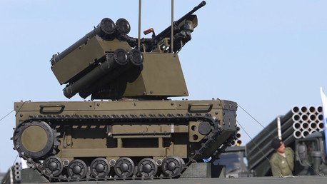 Un revolucionario robot de combate ruso asombra a los ciudadanos de Sebastopol (Video)