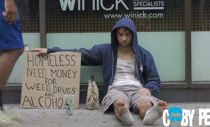 Experimento: ¿A quién le daría más dinero? ¿A un padre sintecho o a un drogadicto?