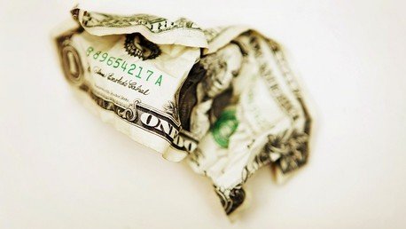 Experto: "La ley tributaria de EE.UU. que se expande por el mundo asfixiará al dólar"