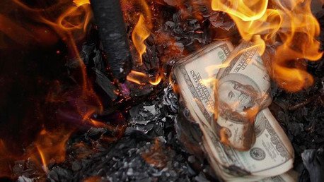 Experto: "La bomba financiera de 1,5 cuatrillones de dólares derivará en nuevo colapso económico"