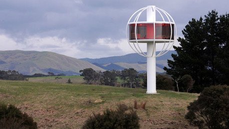 Un ingeniero se construye una guarida 'hi-tech' en una colina despoblada (Fotos)