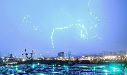 Escenas 'apocalípticas' en Moscú: Una tormenta colosal sacude la capital rusa