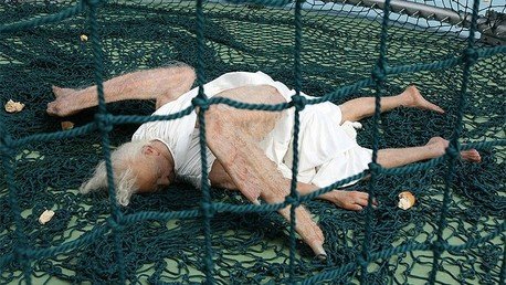 Las impactantes fotografías del 'ángel caído' conmocionan a la Red