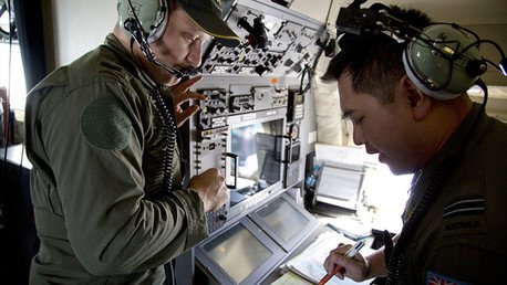 Malasia: Estamos "casi seguros" de que los restos hallados son del MH370 desaparecido 