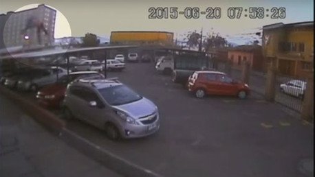 Un chileno cae de un piso 17 y vive para contarlo