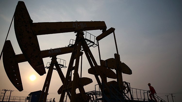 China iniciará la extracción de petróleo en Irán antes de que se levanten las sanciones