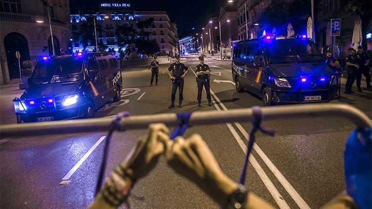 Nueva víctima de la Ley Mordaza: Multa de 300 euros por llamar "colega" a un policía