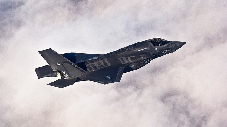 Obama autoriza el uso de la aviación militar para "proteger" a la oposición armada siria