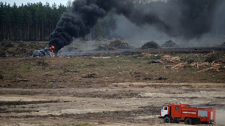 Video: Un piloto ruso sale con vida del accidentado helicóptero Mi-28 en llamas