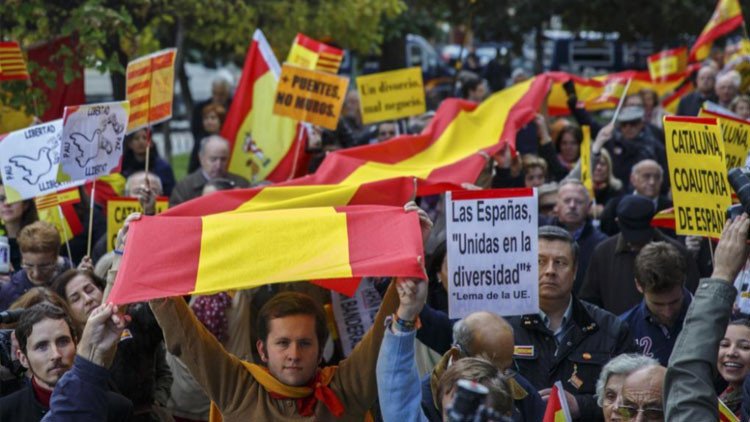 Mas convoca elecciones en Cataluña para el 27 de septiembre