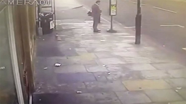 Los 17 segundos que separaron a este hombre de una inminente tragedia