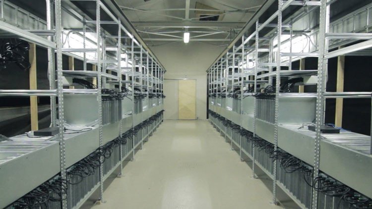 Fotos: Así es una 'mina' de bitcoines por dentro
