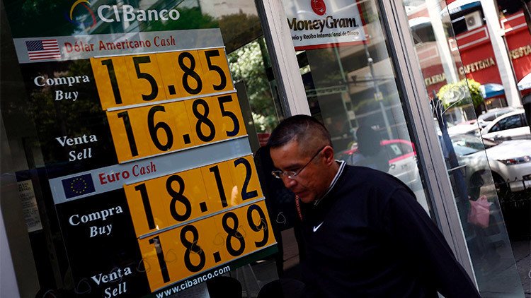 El caos bursátil llega a México: La Bolsa se desploma en un 6,38%