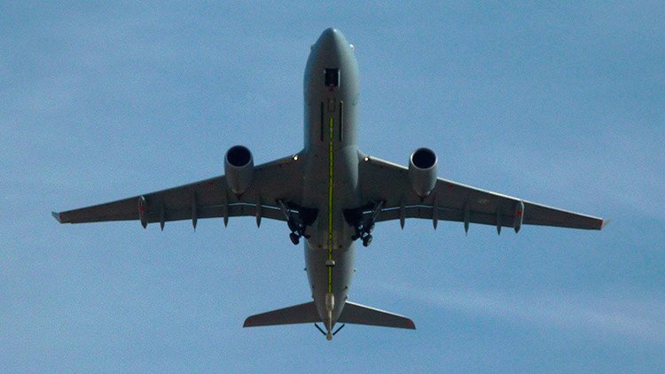 De las Islas Malvinas a Uruguay: ¿Por qué aterrizan aviones militares británicos en Montevideo?