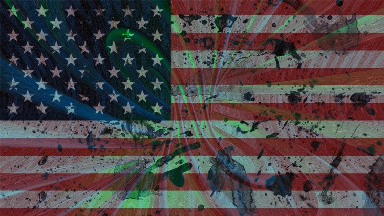 "Los estadounidenses viven en 'Matrix' y culpan a todos menos a sí mismos"