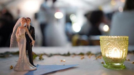 Una pareja turca reparte comida entre 4.000 refugiados sirios en el día de su boda (VIDEO)