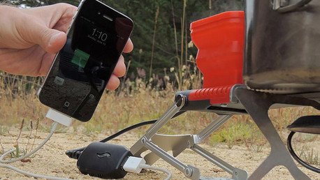 ¿No hay electricidad? Cargue su móvil con agua y fuego (video)