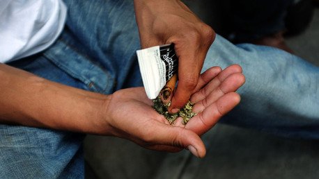 Insensibilidad al dolor y fuerza anormal: marihuana sintética causa estragos en Nueva York (Video)