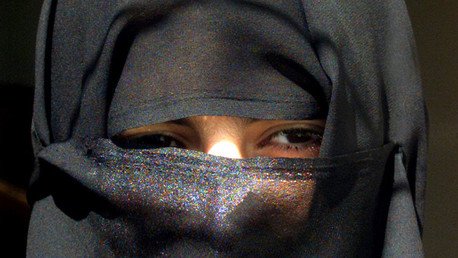 Arabia Saudita: Un vídeo de dos mujeres acosadas abre un debate nacional