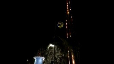 Susto de vértigo: El cable de una atracción extrema se rompe en marcha