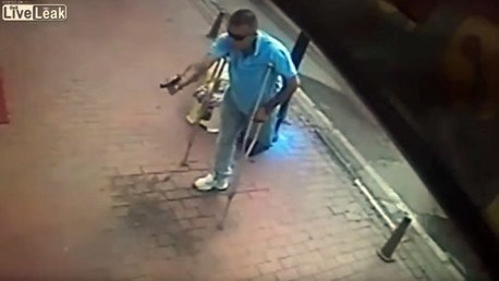 'Asesino' sin una pierna no puede cumplir con su cometido