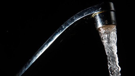 Estudio: 2 millones de personas beben agua contaminada con uranio en EE.UU.