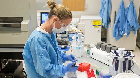 ¿Jaque al cáncer?: Científicos logran "apagar" células cancerígenas