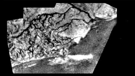 Microorganismos 'gigantes' y muy longevos podrían habitar la mayor luna de Saturno