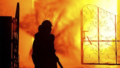 Al menos 11 muertos y más de 200 heridos en el incendio de un complejo residencial en Arabia Saudita