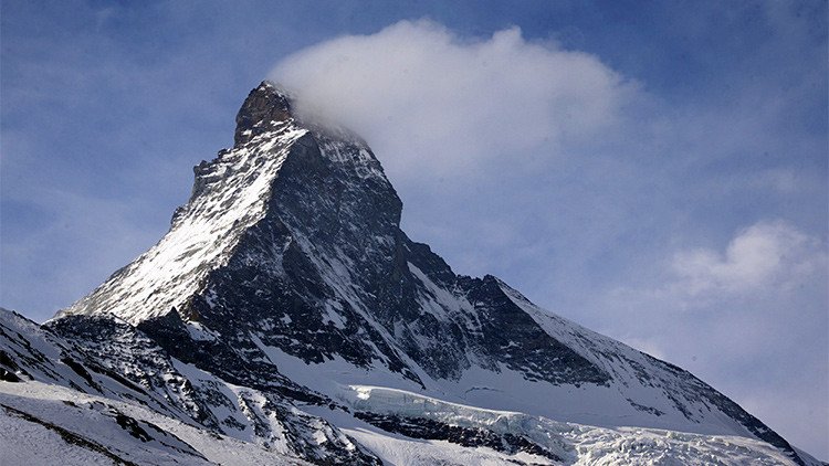 Cadáveres, fósiles y aviones: El derretimiento de glaciares pone al descubierto 'tesoros' insólitos